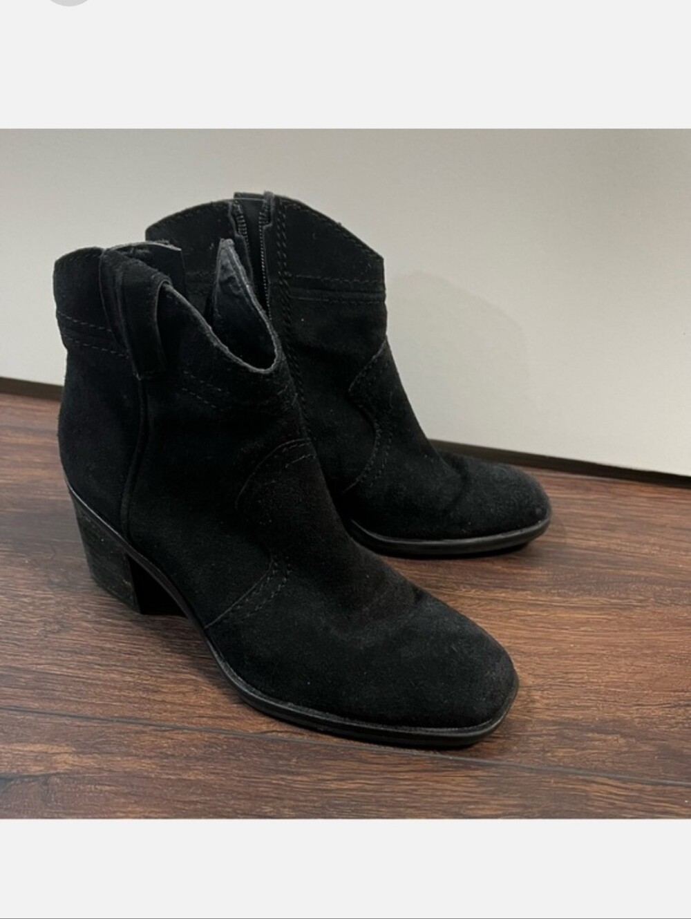 Zodiac women’s black suede leather ankle booties, size 5